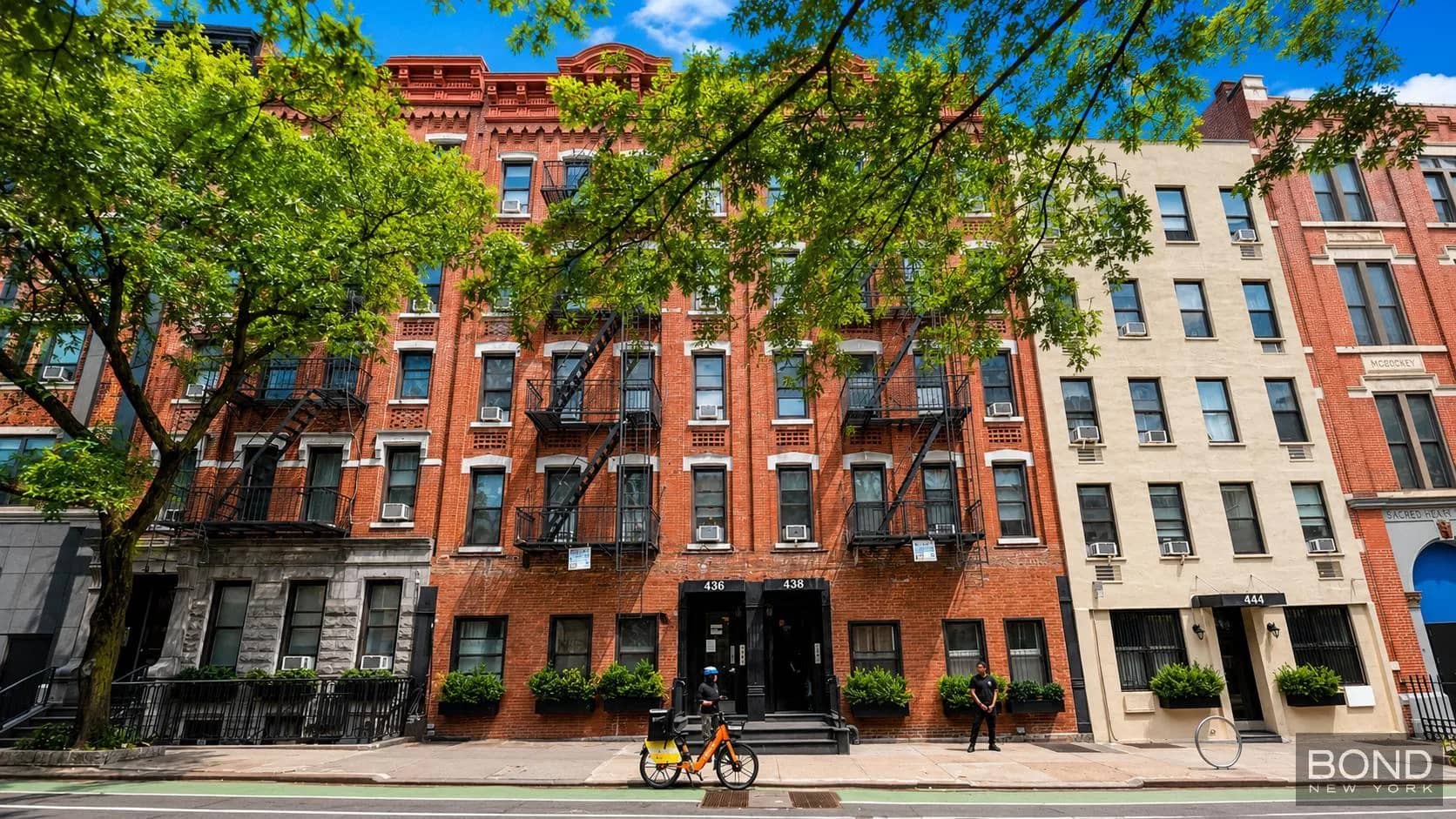 3 bed apartment in Midtown West
