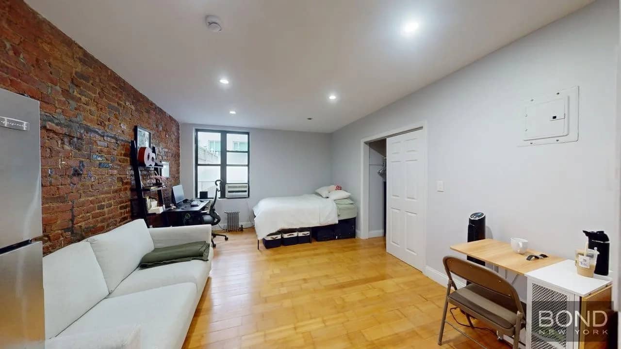 Studio apartment in Murray Hill