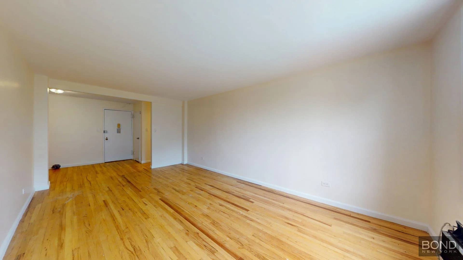 2 bed apartment in Glen Oaks