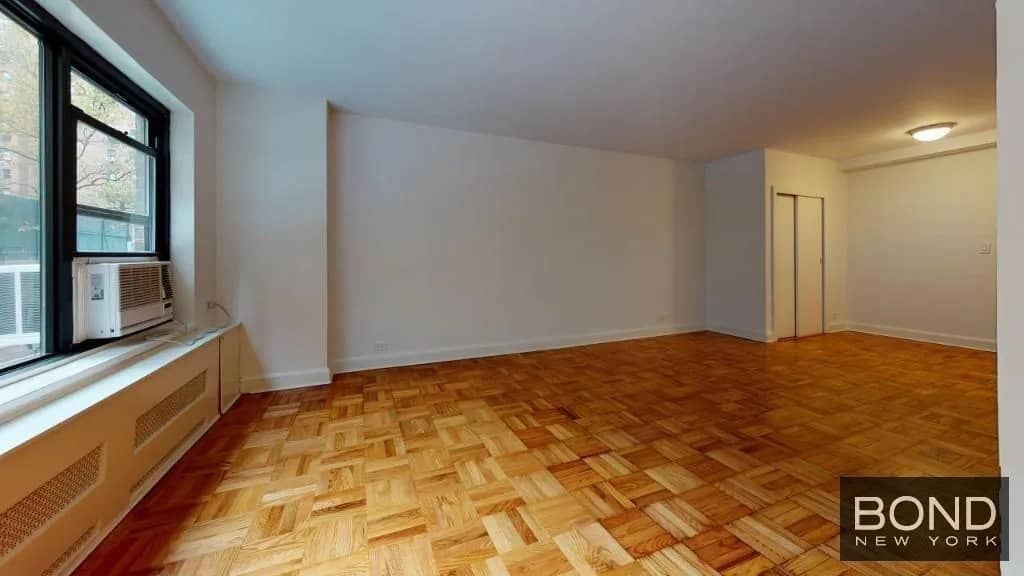 Studio apartment in Midtown East