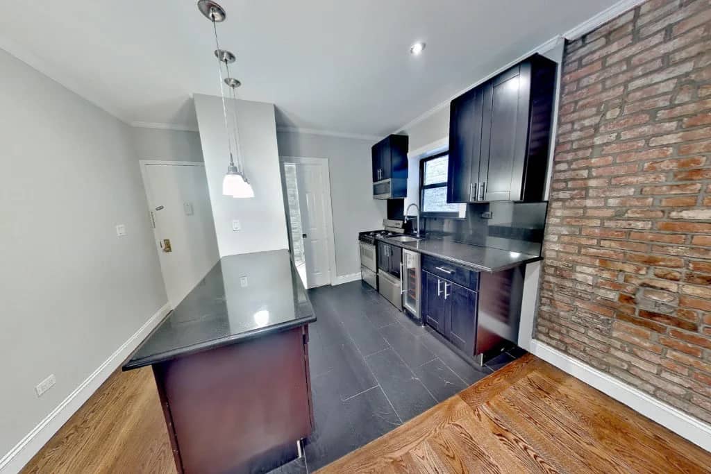 3 bed apartment in Midtown West