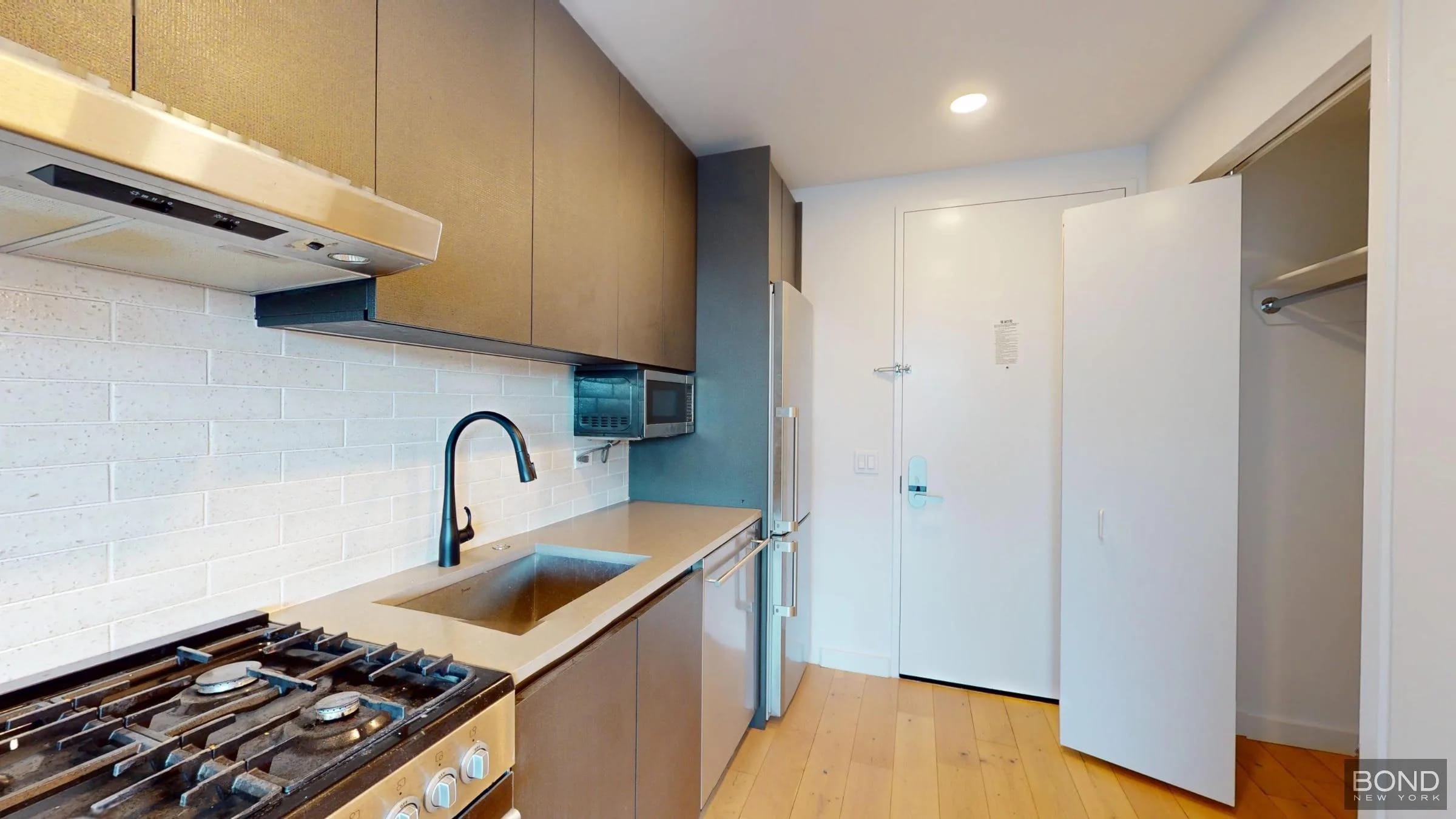 Studio in Flushing, Queens, photo 1