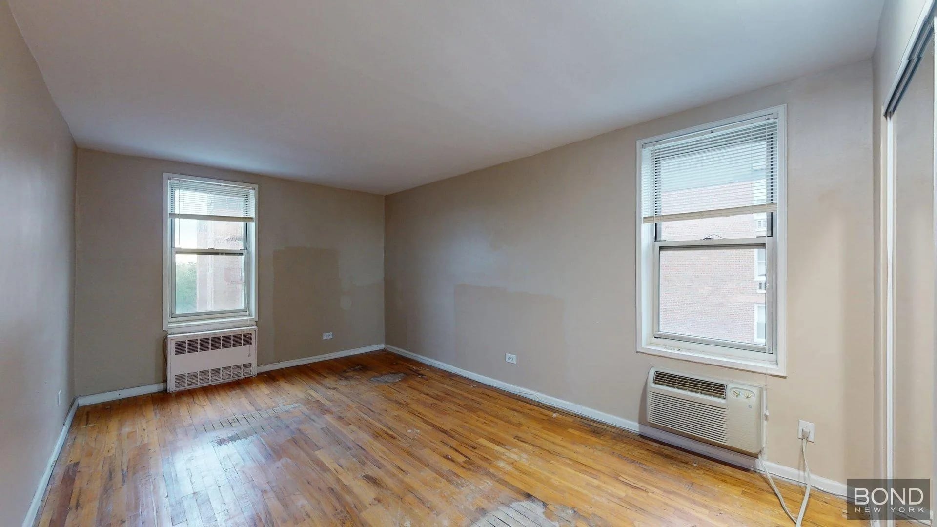 1 bedroom in Glen Oaks, Queens, photo 3