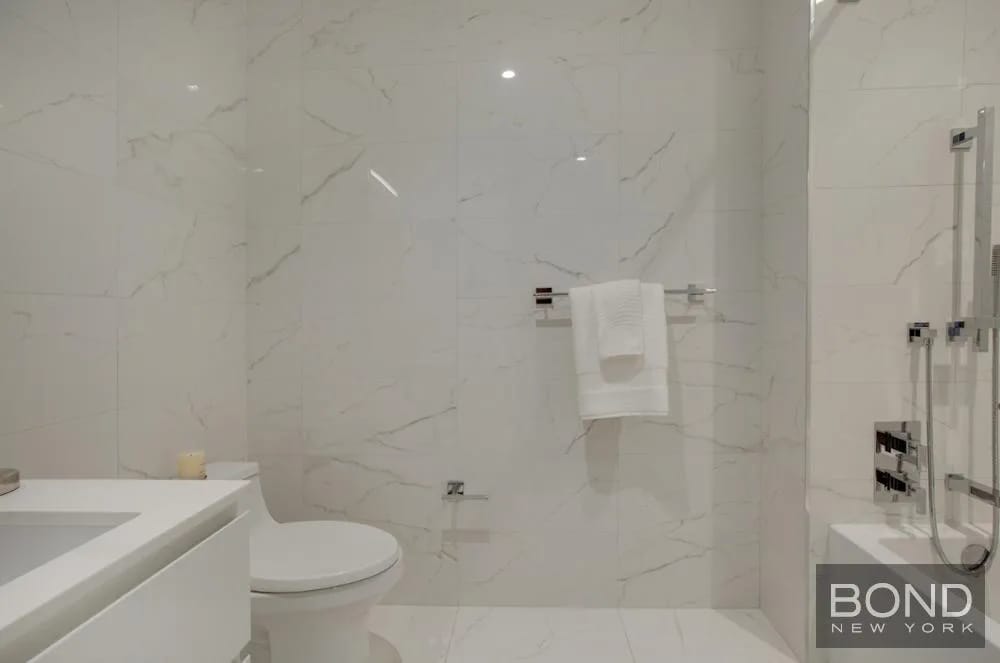 1 bedroom in Midtown East, Manhattan, photo 2