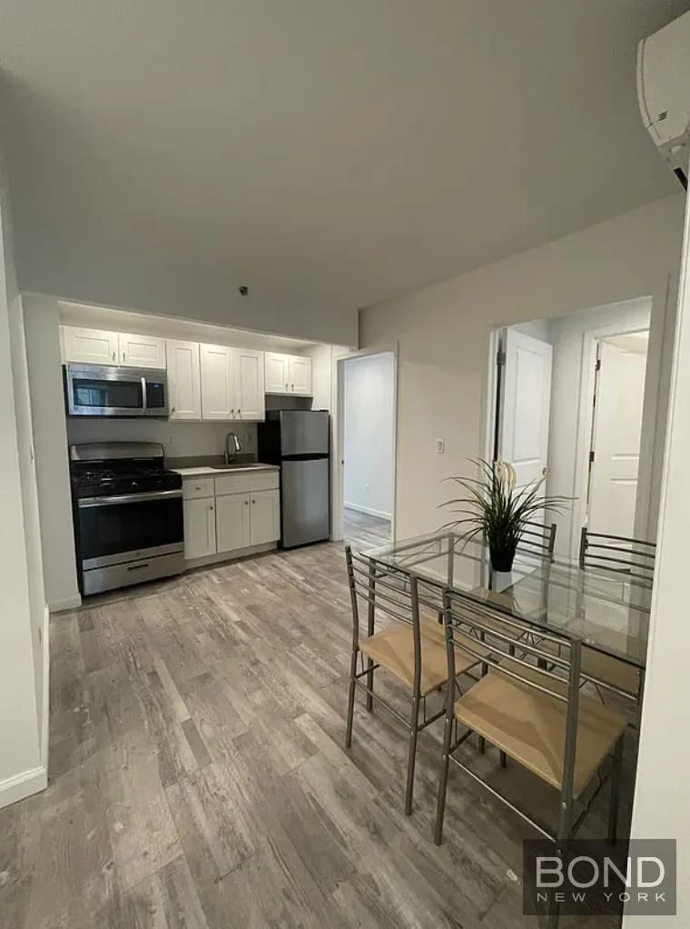 3 bedrooms in Midtown West, Manhattan, photo 9