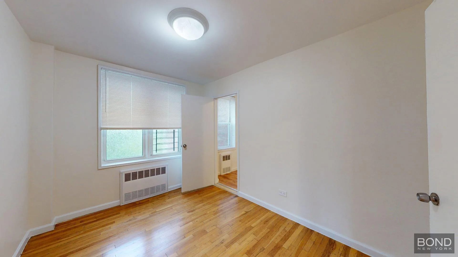 2 bedrooms in Glen Oaks, Queens, photo 4