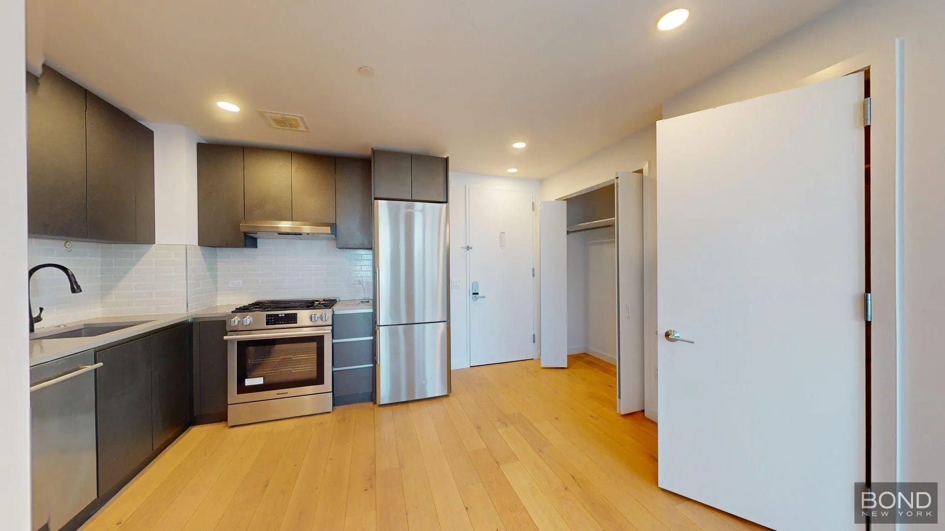 2 bedrooms in Flushing, Queens, photo 3