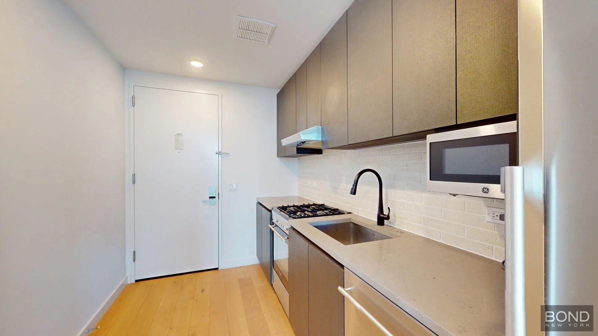 Studio in Flushing, Queens, photo 3