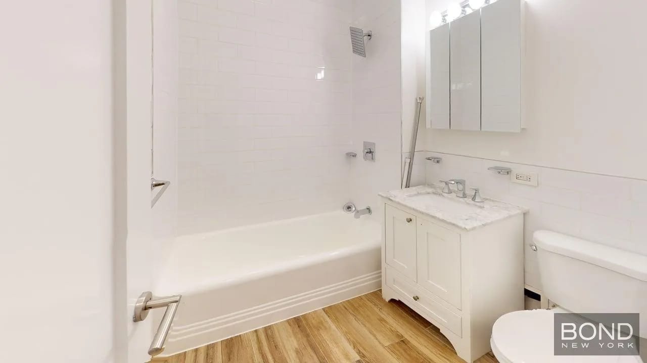 1 bedroom in Upper East Side, Manhattan, photo 5
