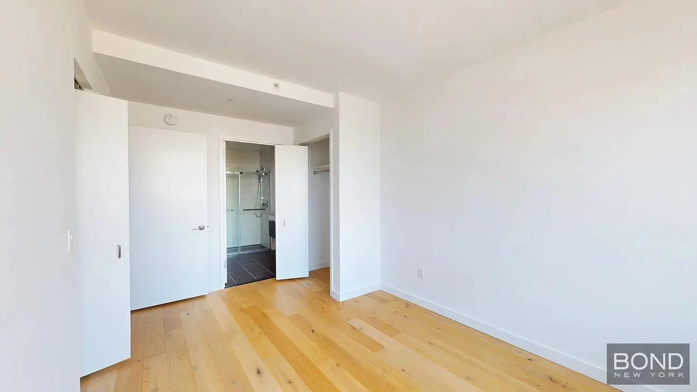 2 bedrooms in Flushing, Queens, photo 3