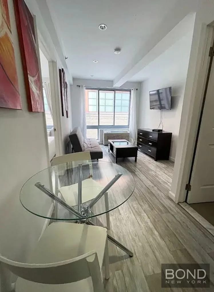 2 bedrooms in Midtown West, Manhattan, photo 4