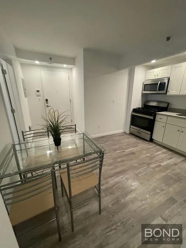 3 bedrooms in Midtown West, Manhattan, photo 8