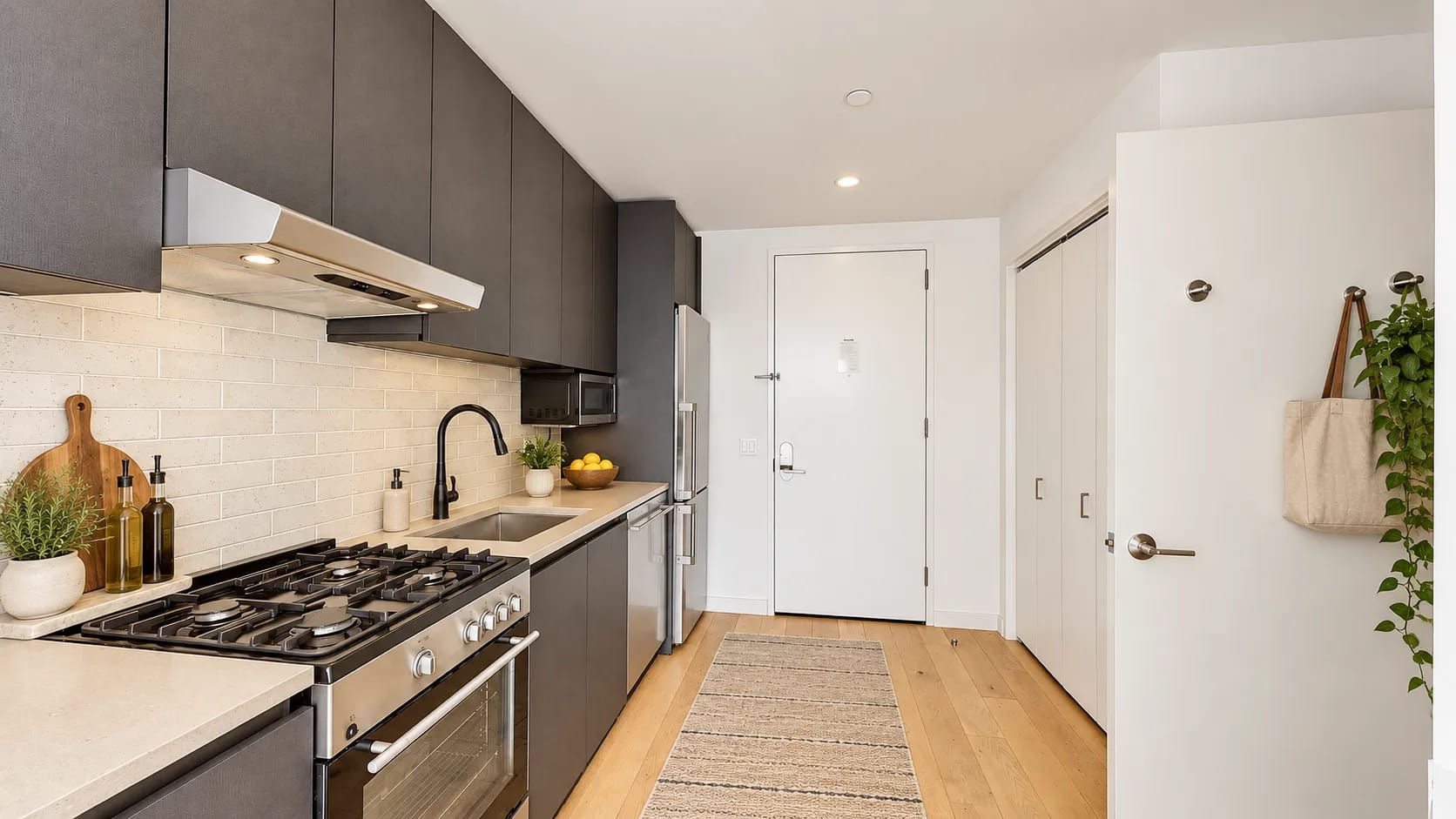 Studio in Flushing, Queens, photo 2