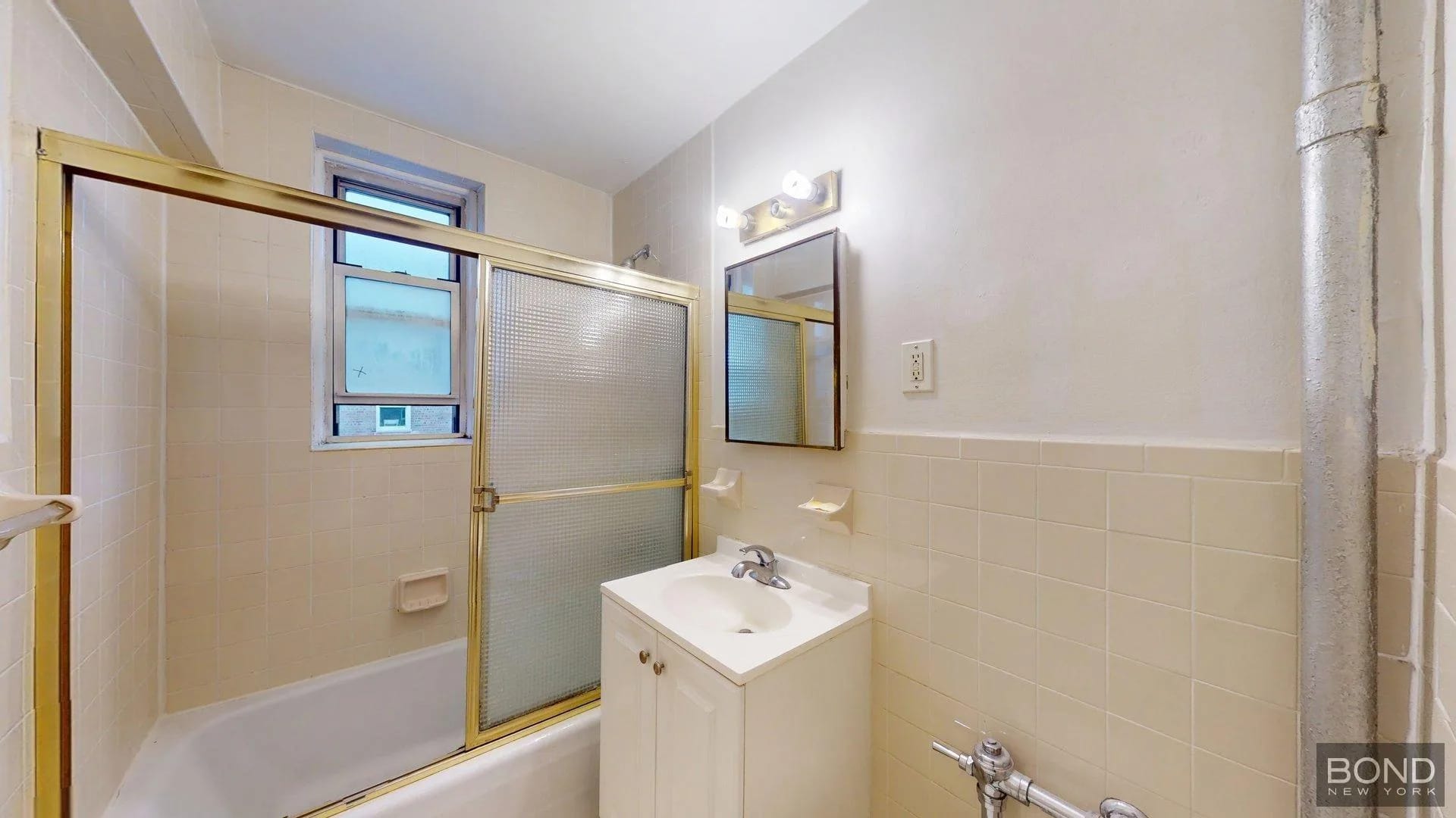1 bedroom in Glen Oaks, Queens, photo 5