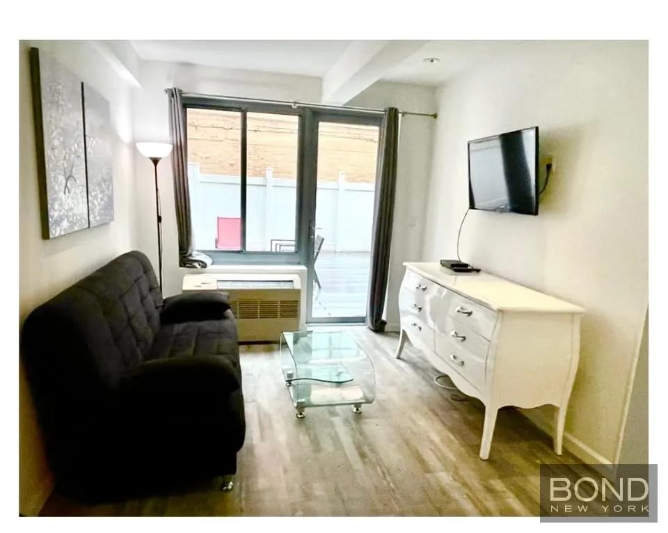 2 bedrooms in Midtown West, Manhattan, photo 2